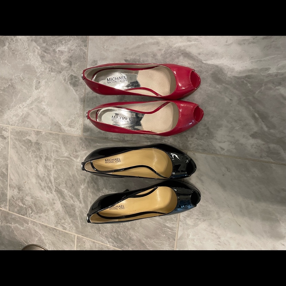 Brand new Michael Kors peep toe pump